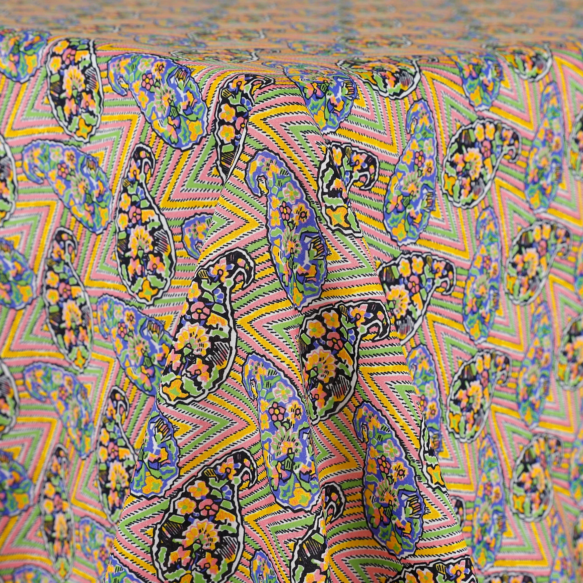 Liberty Organic Tana Lawn - Zig Zag Paisley/A - Image 3