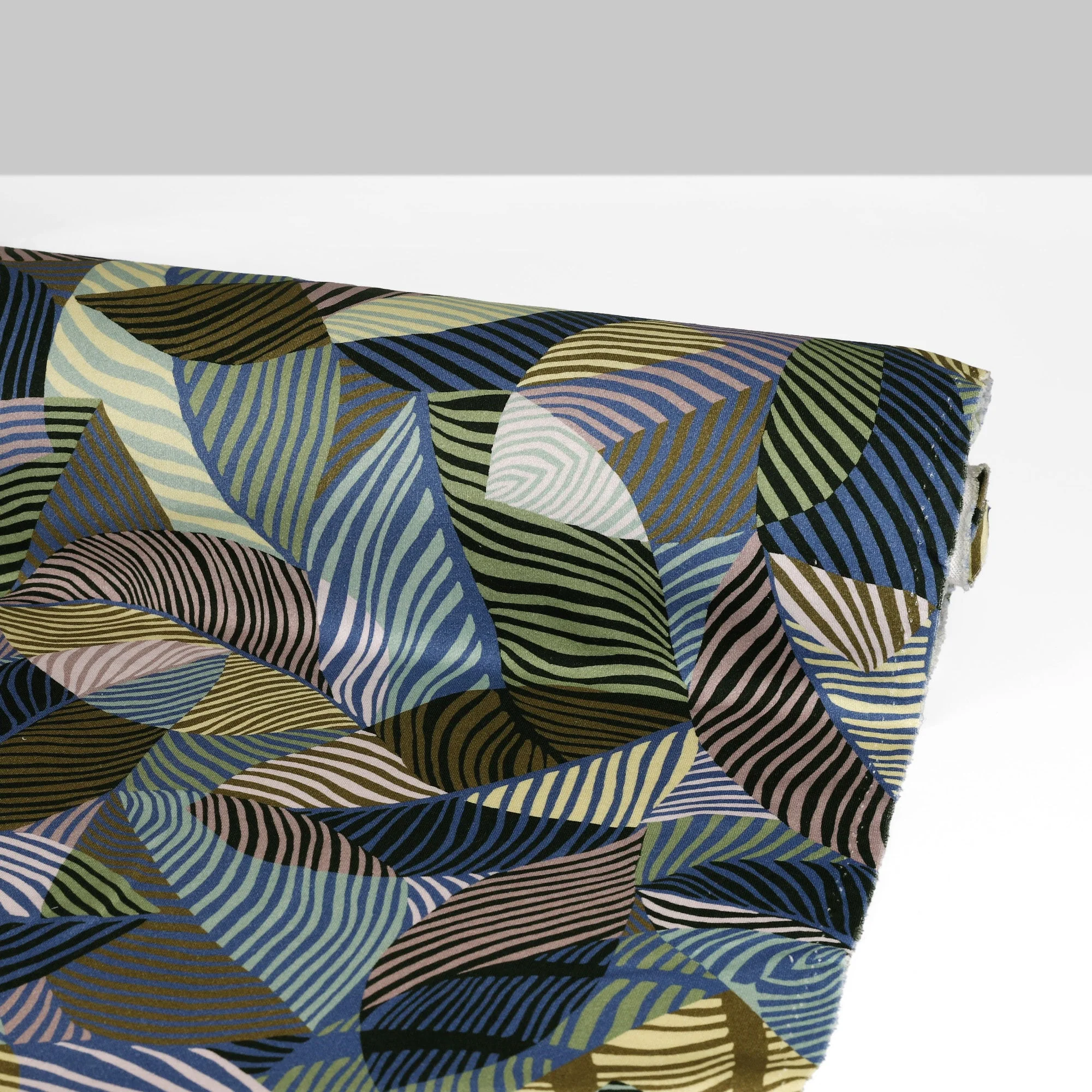 Liberty Southfield Sweatshirting - Tumbling Wilde/A - Image 3